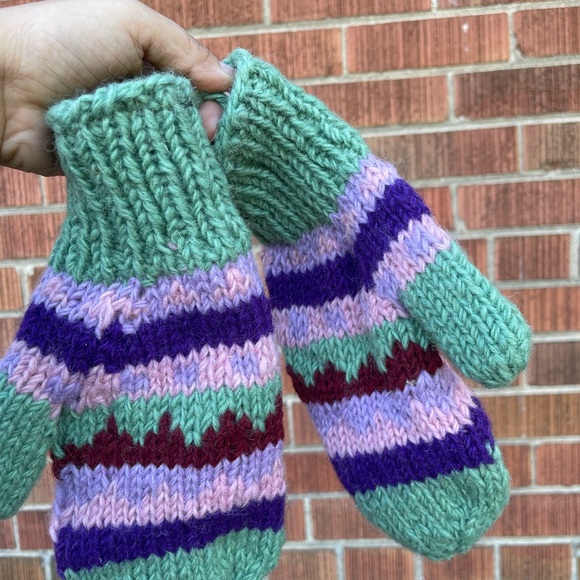 100% woolen Himalayan gloves n hat - Picture 4 of 16